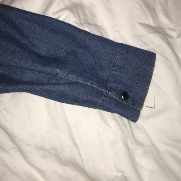 UNIF Denim Washed Cold Shoulder Button Down Shirt - Picture 5 of 6